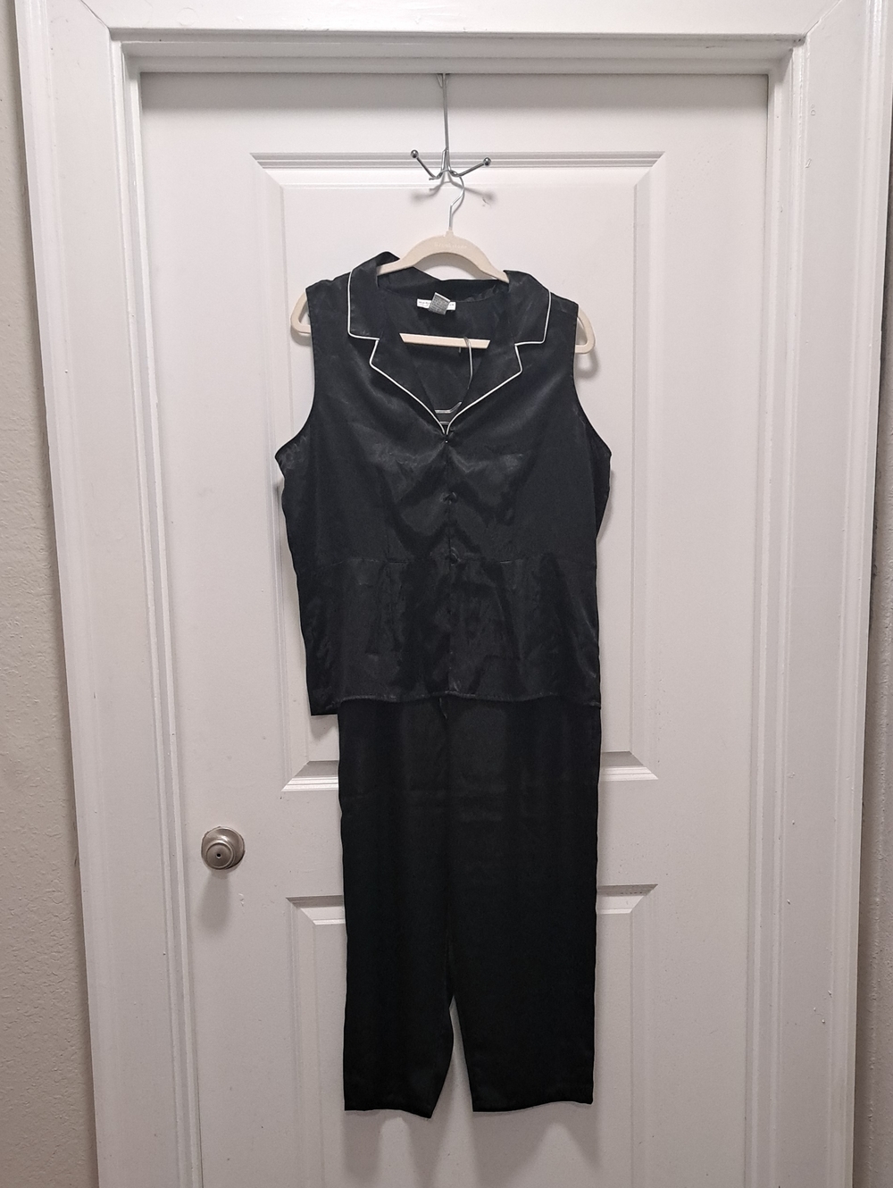 Morgan Taylor Black Sleeveless Pajama Jumpsuit with White Piping